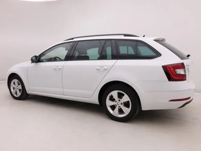 Skoda Octavia 1.0 TSI 115 Combi Ambition + GPS + LED Lights + Winter Pack Image 3