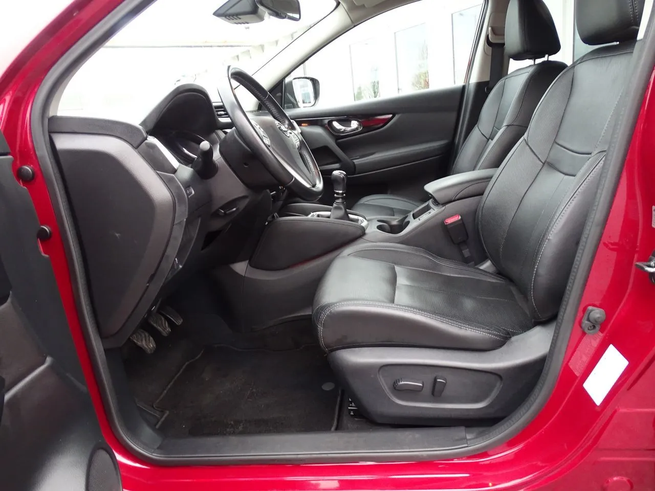 Nissan Qashqai 1.6 DIG-T Tekna...  Image 8