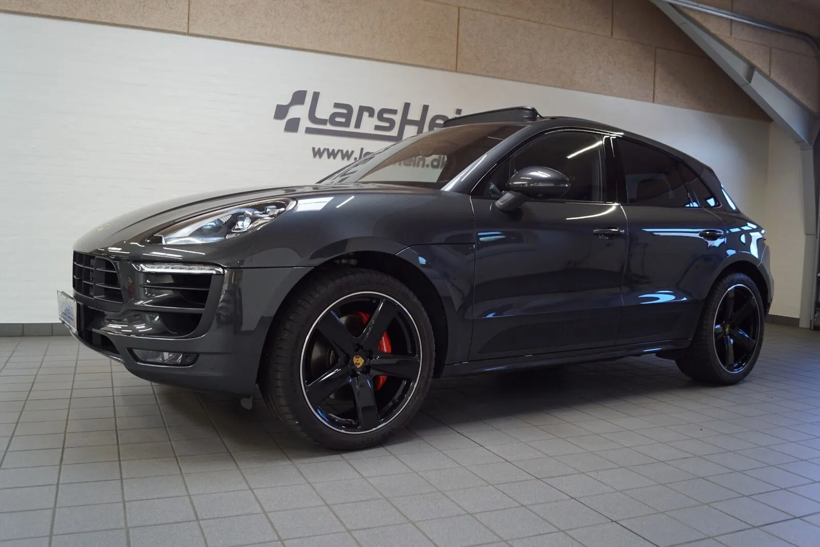 Porsche Macan GTS 3,0 PDK 5d Image 2