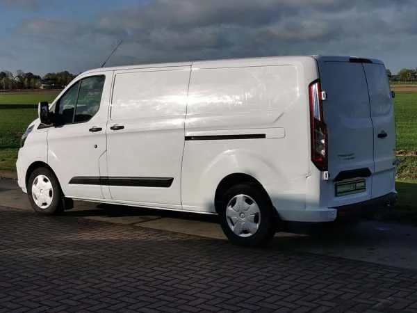 Ford Transit Custom 2.0 TDCI Lang L2 AUT Image 4